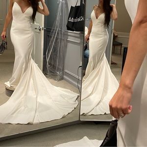 Kleinfelds Bridal Gown Allure Wedding Dress